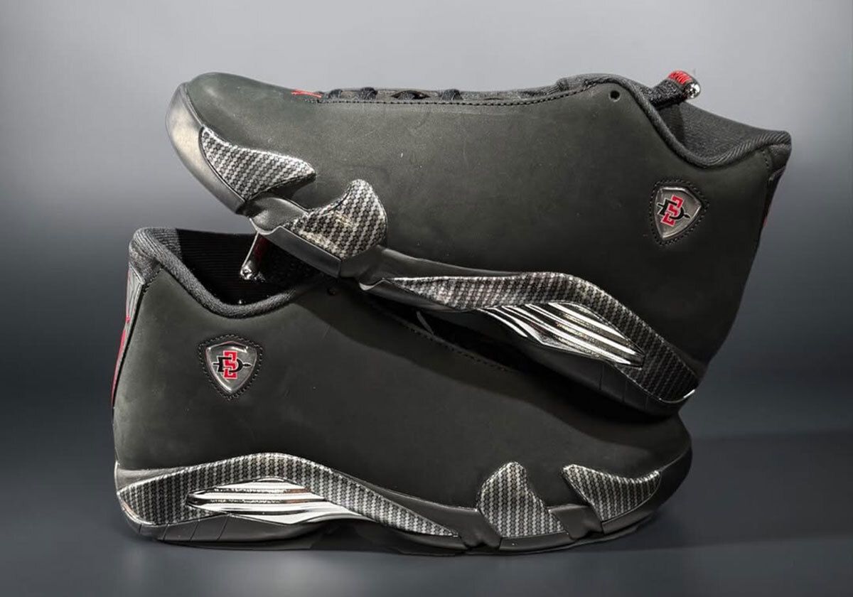 SneakerNews's tweet photo. San Diego State University is the latest school to get an Air Jordan 14 PE 👀

See more pics >> https://t.co/CvT9ryGaXE https://t.co/RexrQuY8vP