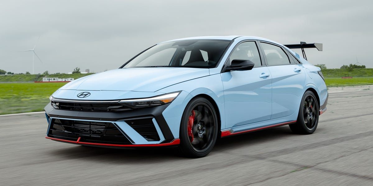 Road & Track tweet media