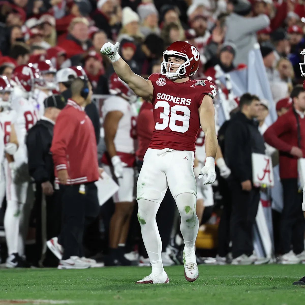 BrayArmstrong6's tweet photo. Venables is so willing to fight for his players if I was a high school/transfer player looking at that it’d make my choice a lot easier having a coach to step behind the stand and go to bat for you what a great way to be a coach and leader I respect the hell out of it #Boomer https://t.co/p32yq5uzI4