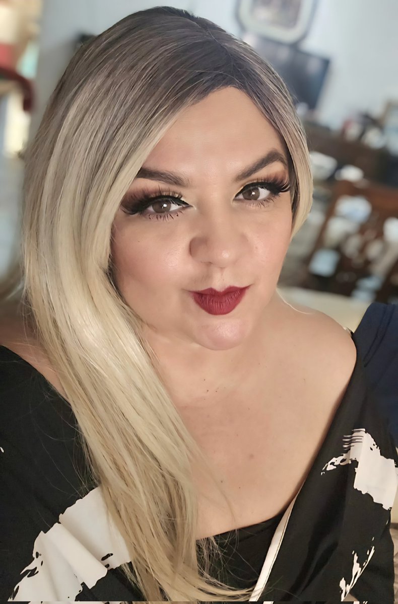 latapatiae's tweet image. No es solo cómo me veo… es cómo me siento 💋✨🫰🏻 
Amigos X que tengan un jueves muy bendecido 🙌🏻 bonita tarde ☕ 
#JuevesDeTentación #16Abril #Coffee #16Abril2026 #BuenDía 
#BuenasTardes #AmigosX #peace