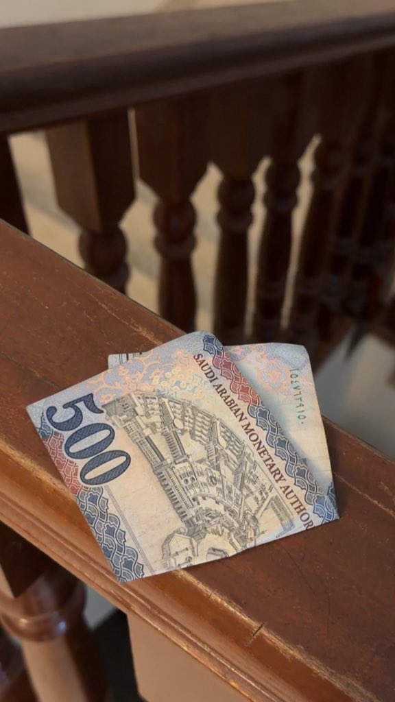 قـموري tweet media