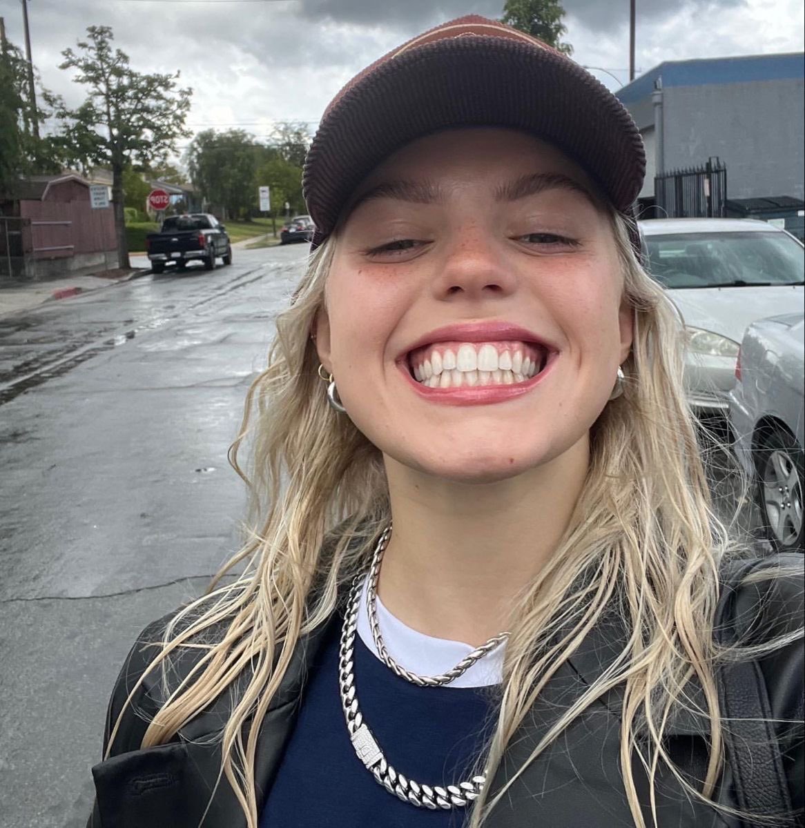 ourangelrenee's tweet photo. i desperately need to see her again like right now https://t.co/a1XZkVaGBJ