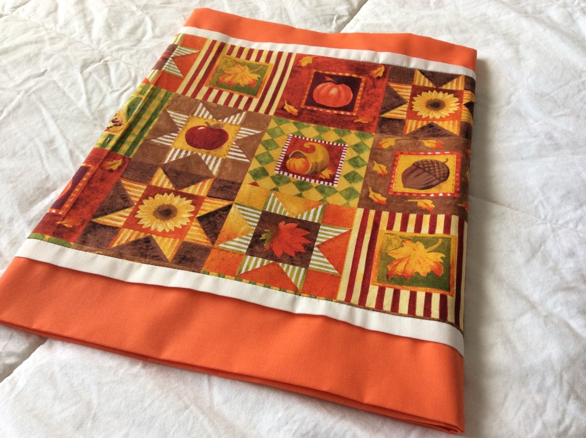 angelhw1956's tweet image. SALE-Thanksgiving Table Runner tuppu.net/4527733e #Etsy #TeaTimeQuiltsnMore #DiningRoom
