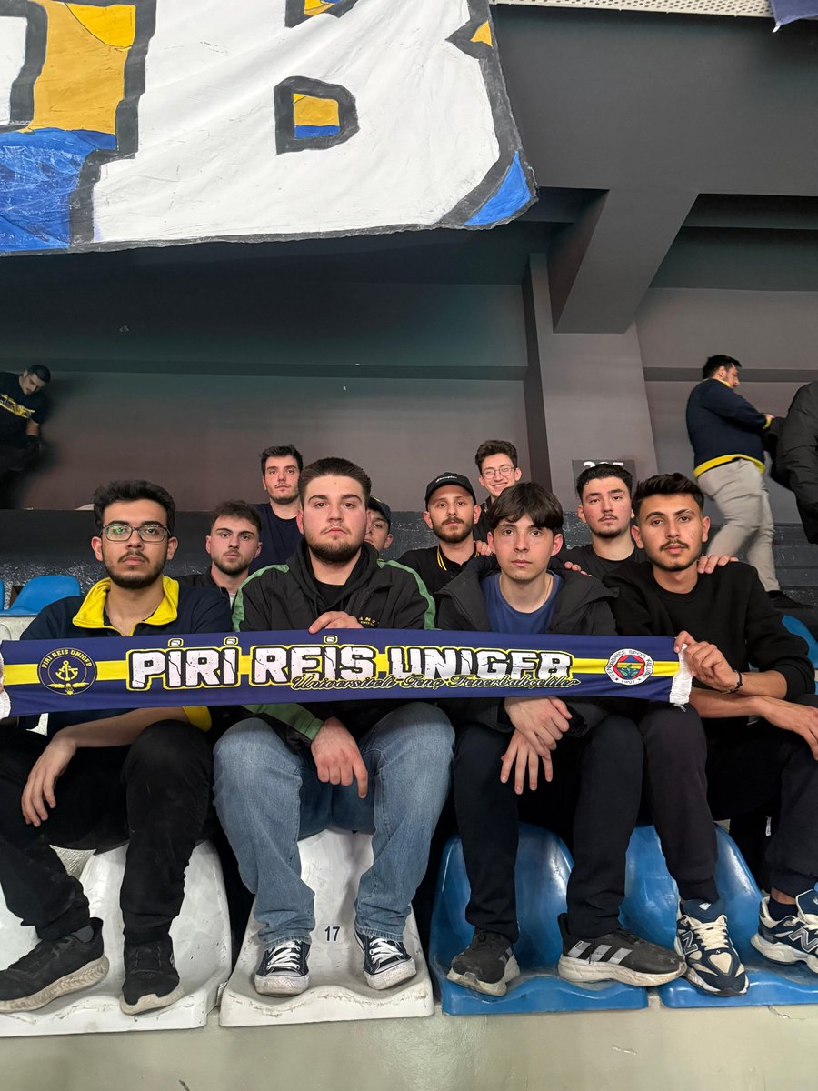 CANIMIZ CİĞERİMİZ FENERBAHÇEMİZ!
 
Fenerbahçe Kadın Voleybol takımımızı vakıfbank karşısında yanlız bırakmadık!

#UNIGFB