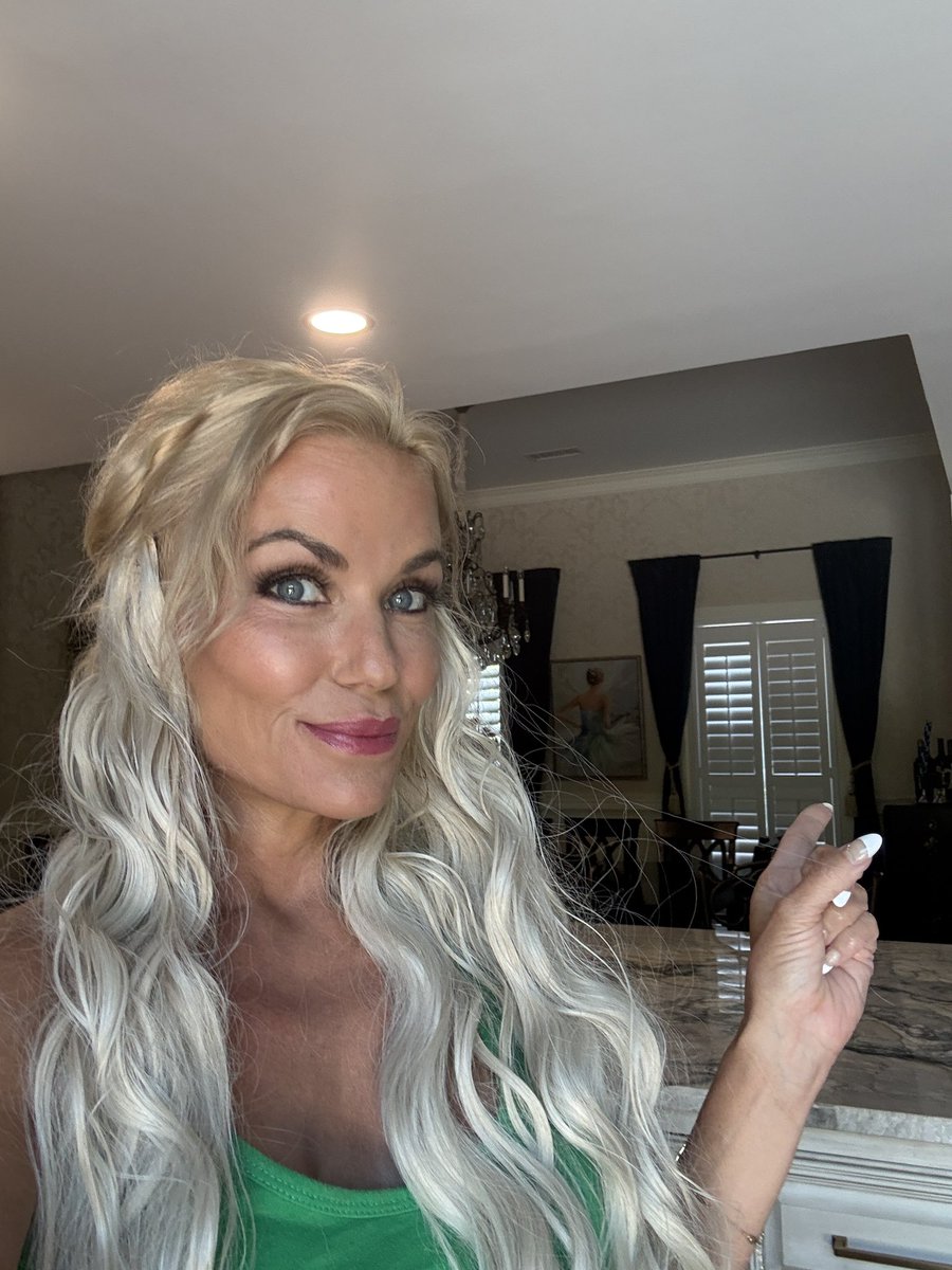 Tatiana Steele tweet media