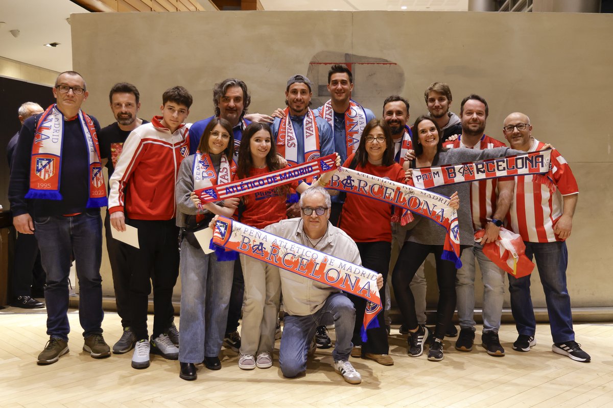Atleti's tweet photo. Socios y seguidores rojiblancos de distintas partes del mundo apoyarán a nuestro equipo en La Cartuja, donde estarán representadas las más de 550 peñas oficiales del club.

➡️ https://t.co/3GARVqdvEf https://t.co/dtSTDq9RAo