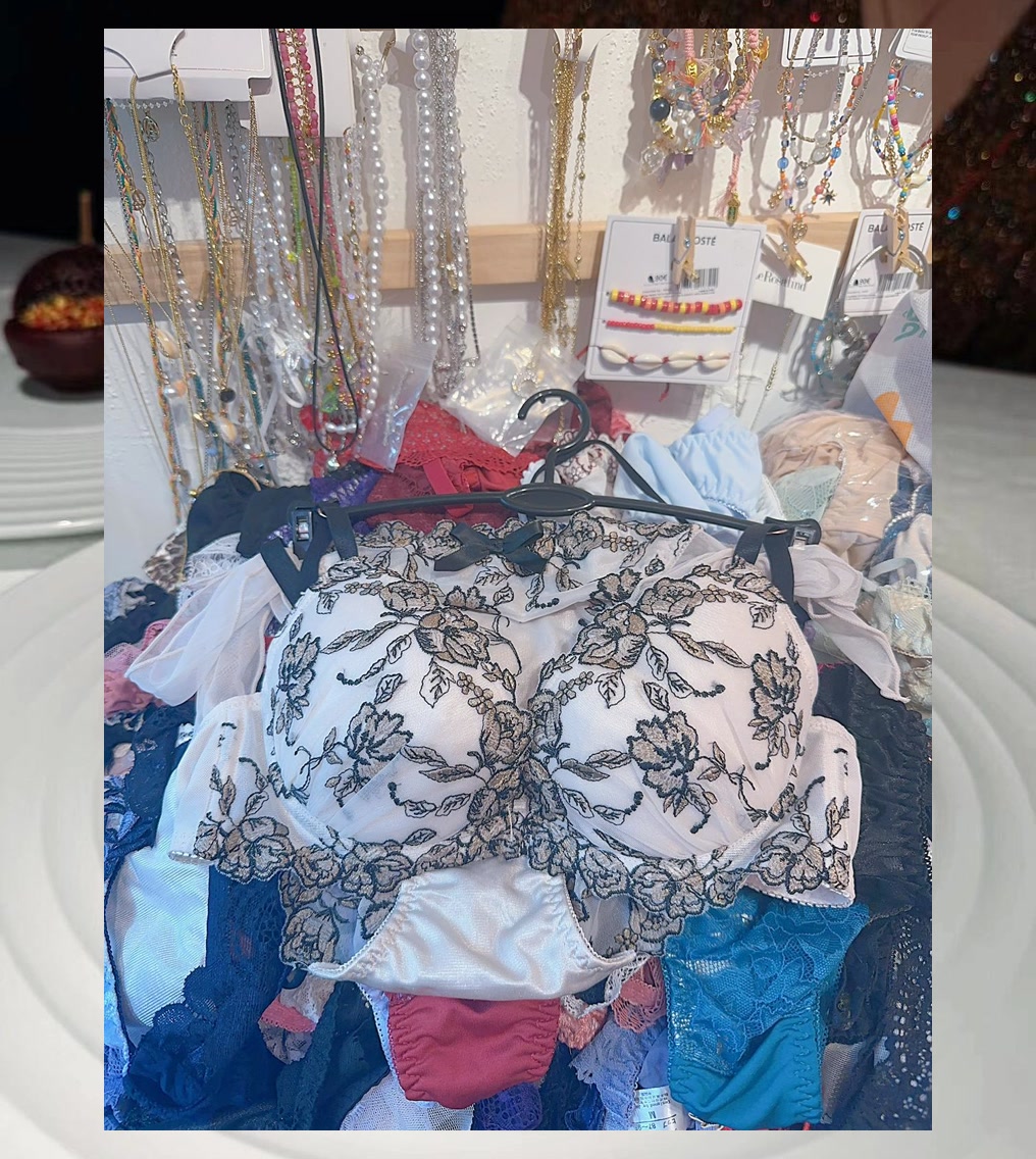 Julie Lande tweet media