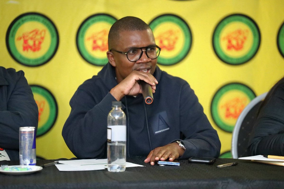 Collen_Malatji3's tweet photo. [📸] Today, ANCYL’s National Working Committee (NWC) convened a meeting in Bloemfontein, ahead of its two day lekgotla starting tomorrow.

Economic Freedom and Social Change Now, Not Later!
#ANCYLatWork https://t.co/TrFeYlrJSW