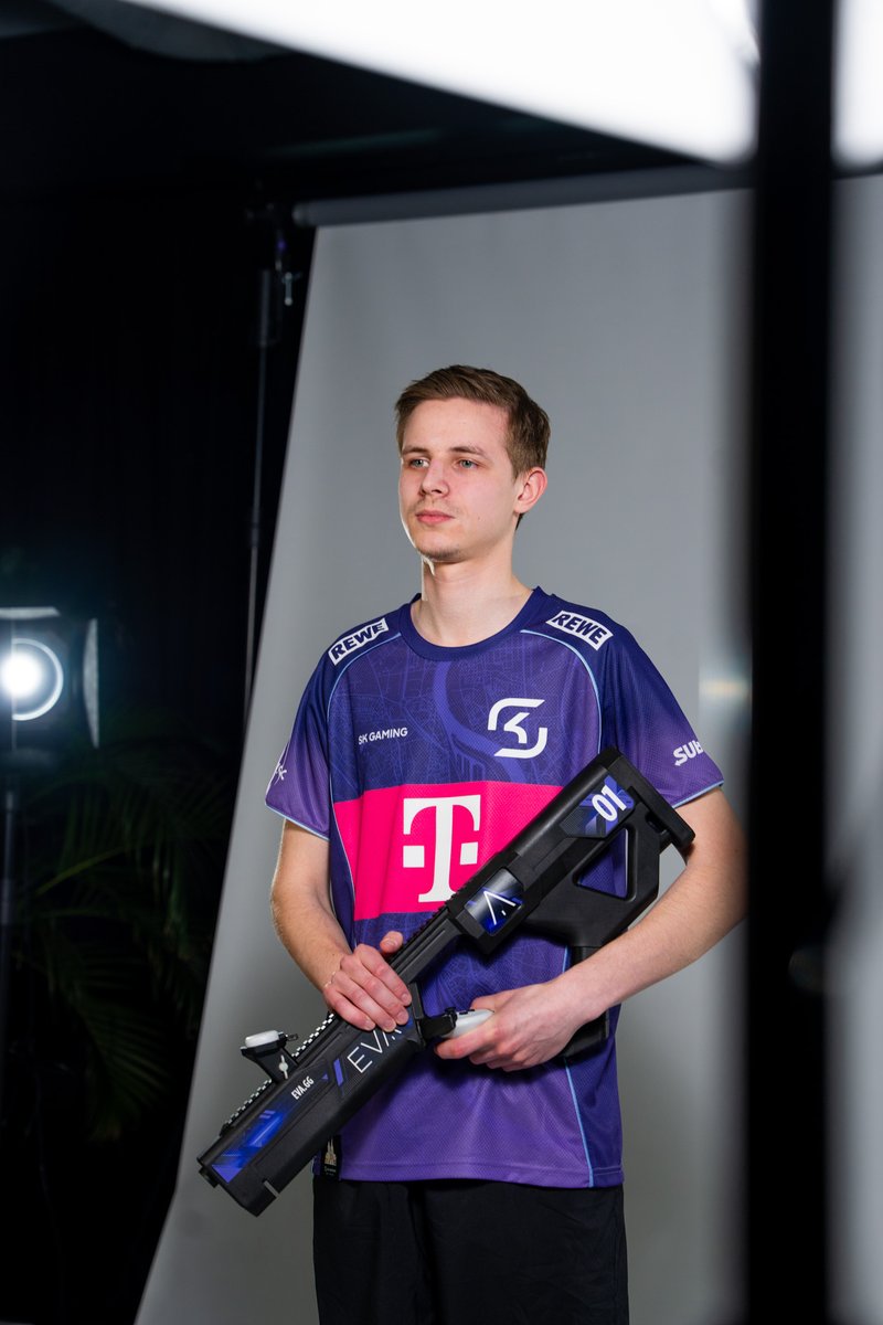 EVAxFlorian tweet media