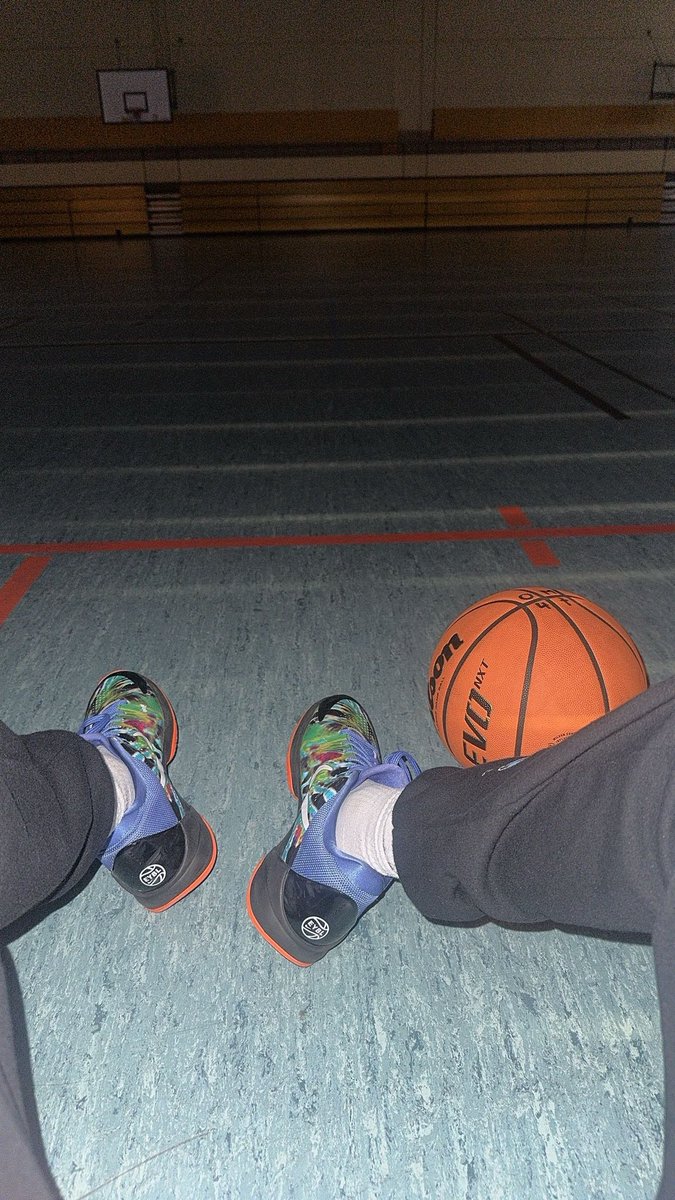 olivermukisa_'s tweet image. Jeremiah 29:11 | Patiently waiting till the Lord tells me its go time! Grind never stops all I need is the right opportunity #hardwork #recruitment #basketball #Godspeed