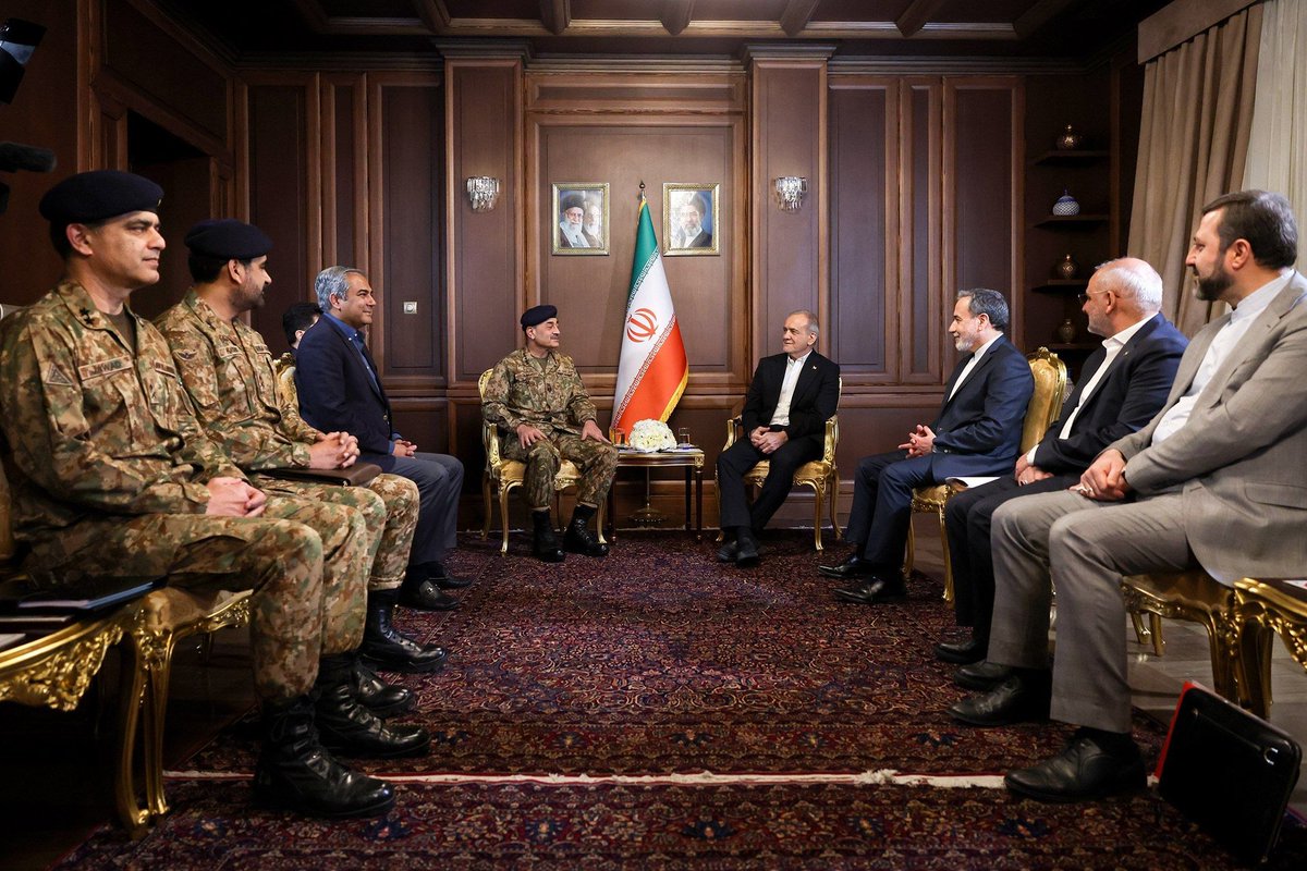 MrImranPk's tweet photo. Iran's President Masoud Pezeshkian meets with Pakistan's Chief of Army Staff Field Marshal Syed Asim Munir in Tehran. https://t.co/Qcvdf9yFJX
