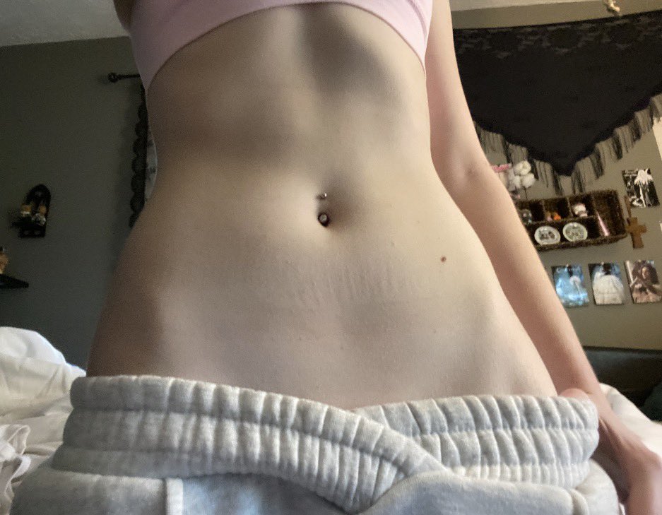 coffeadoll's tweet image. my hip bones are starting to show! ignore the marks from my pants 😓 #edtwt #bodycheck