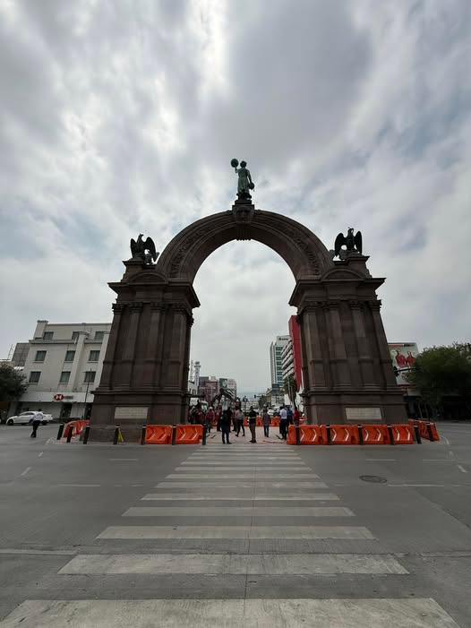 MtyFollow® tweet media