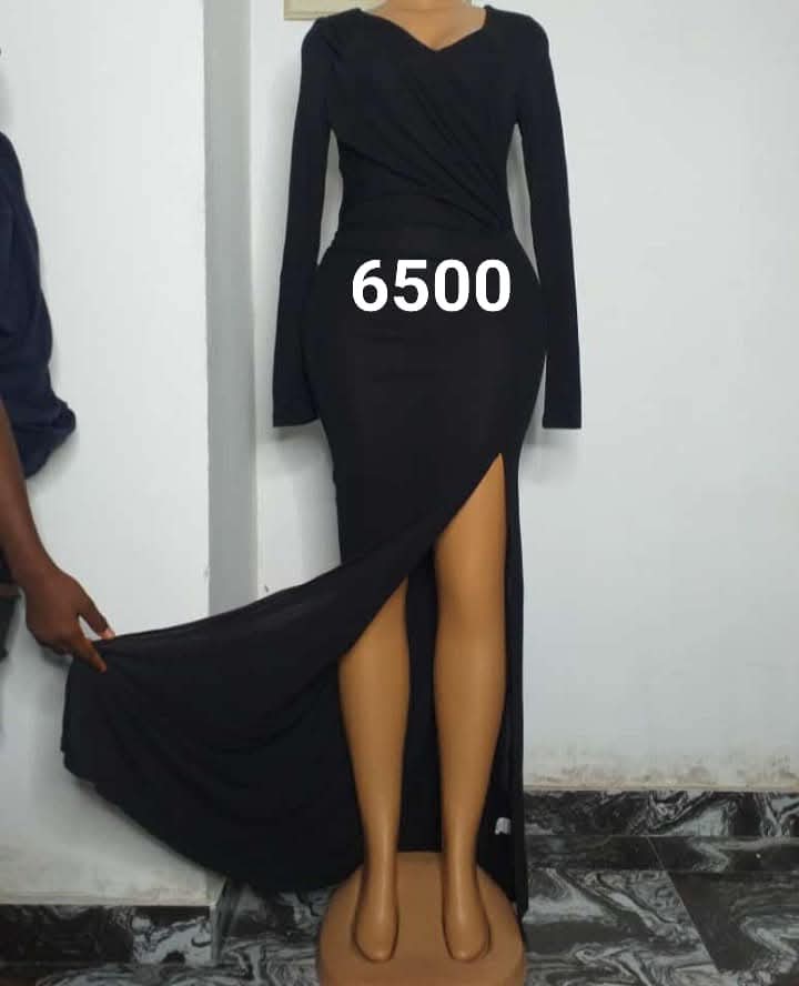 mercy9252's tweet photo. Clearance sales::::::::::::::
Come and carry everything for 20k.
All are UK thrift gown 
Location is lokoja kogi state Nigeria.
Whatsapp 07051694820
Or send a DM 
Awof 20k https://t.co/YdlWyU3NQE