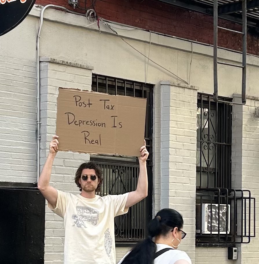 dudewithsign's tweet photo. https://t.co/Eat2kP8L5p