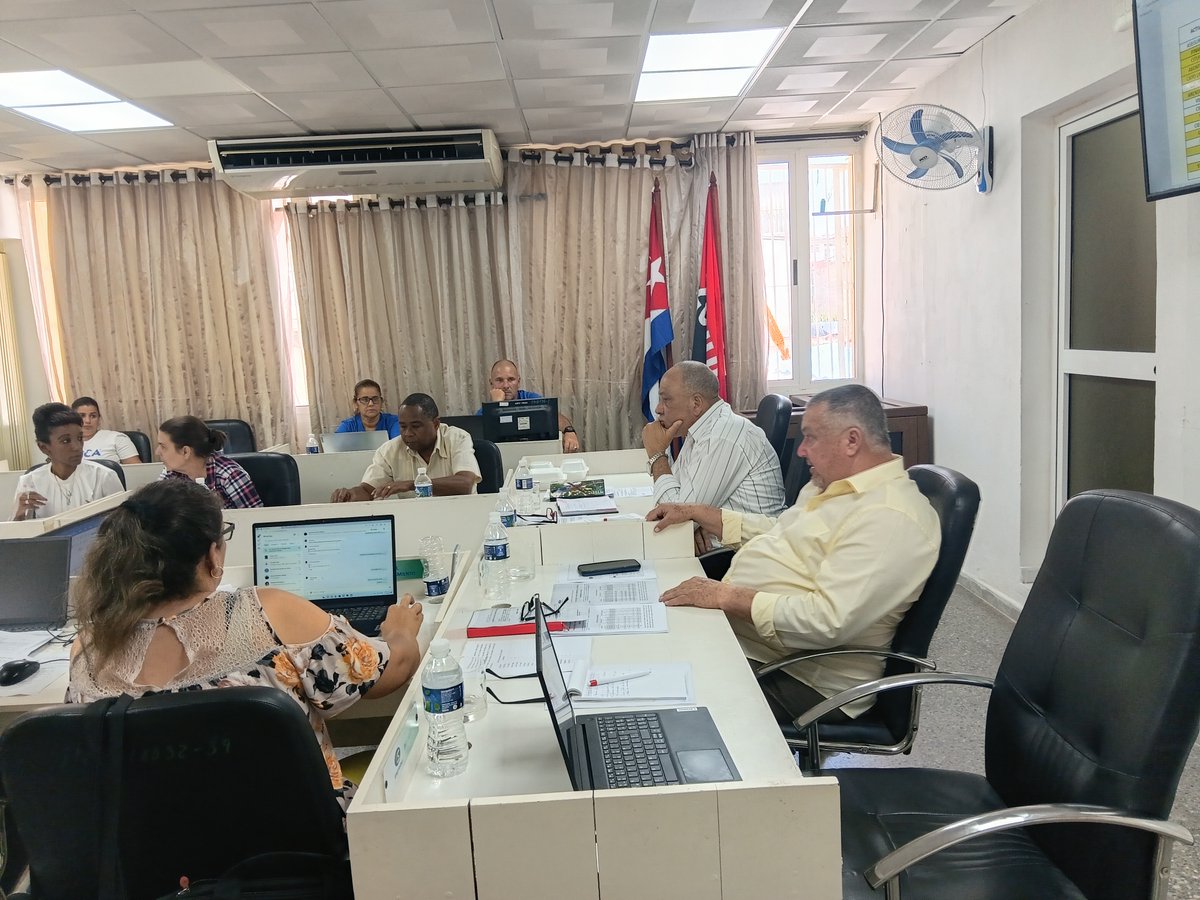 EmpresturCM's tweet photo. Hoy realizamos el Consejo de Dirección Ampliado de #Emprestur, con la participación de los directores de nuestras sucursales.  Evaluamos el cumplimiento de los objetivos de trabajo y las estrategias  para seguir mejorando nuestros indicadores. 
@MinturCuba   #Servitur https://t.co/8xqspeiHkU