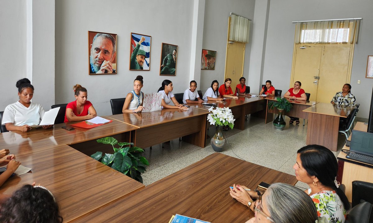 YipsyPedreira's tweet photo. Con motivo de la proclamación del carácter socialista de nuestra  Revolución jóvenes de @TppSantiagocuba desarrollaron el encuentro "RAICES DE REVOLUCIÓN EN NUEVOS TIEMPOS"
#LaPatriaSeDefiende
#GirónDeVictorias
@TSupremoCU 
#SantiagoDeCuba
@UJCdeCuba https://t.co/s0YnqtdlQc