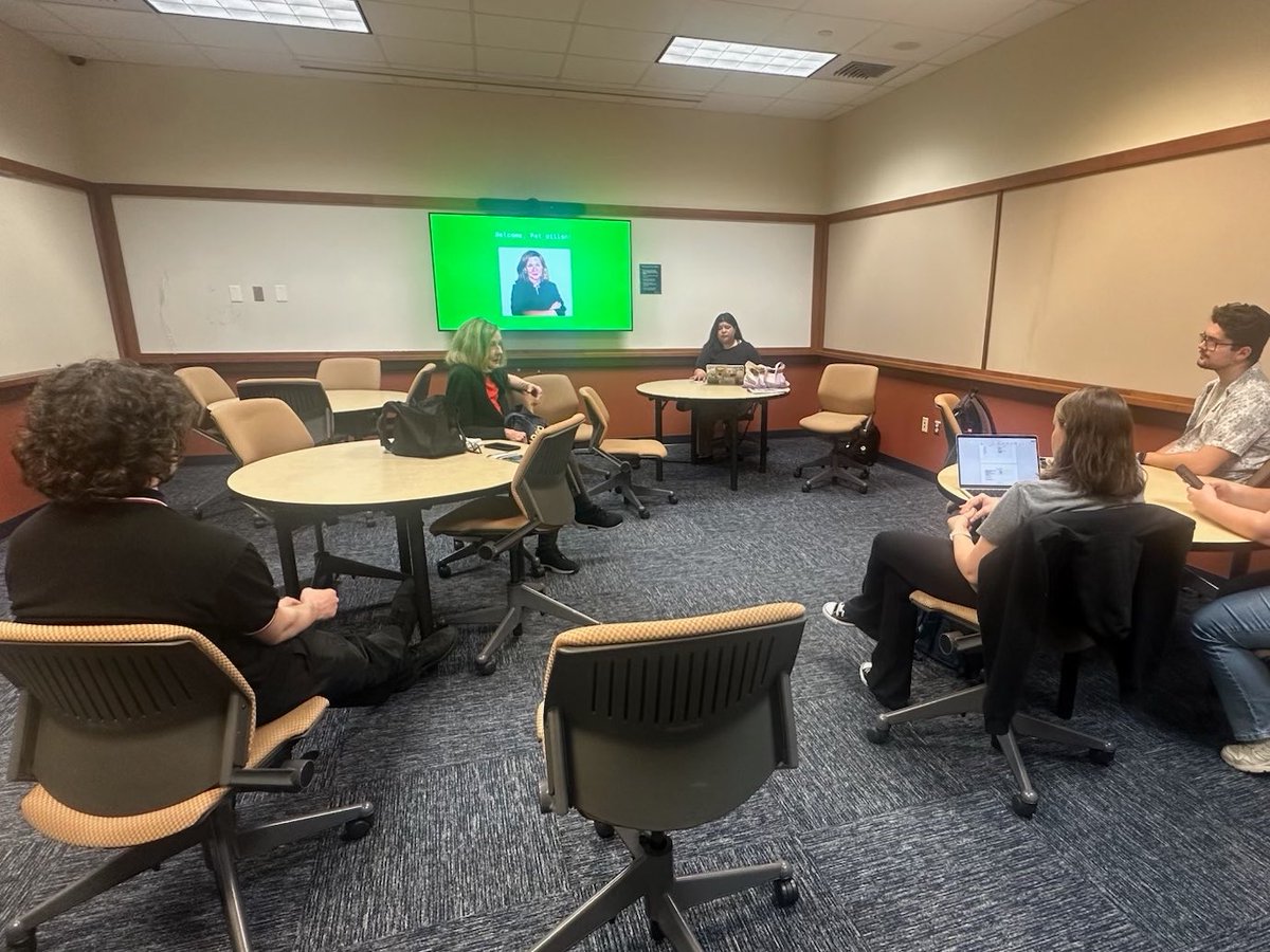 SCSUDems's tweet photo. This past Tuesday, Pat Dillon stopped by to speak about her experience and accomplishments! It was awe-inspiring to hear about her barrier breaking work in service to the people of district 92💙
#collegedems #scsudems https://t.co/1OFnUa3kZT
