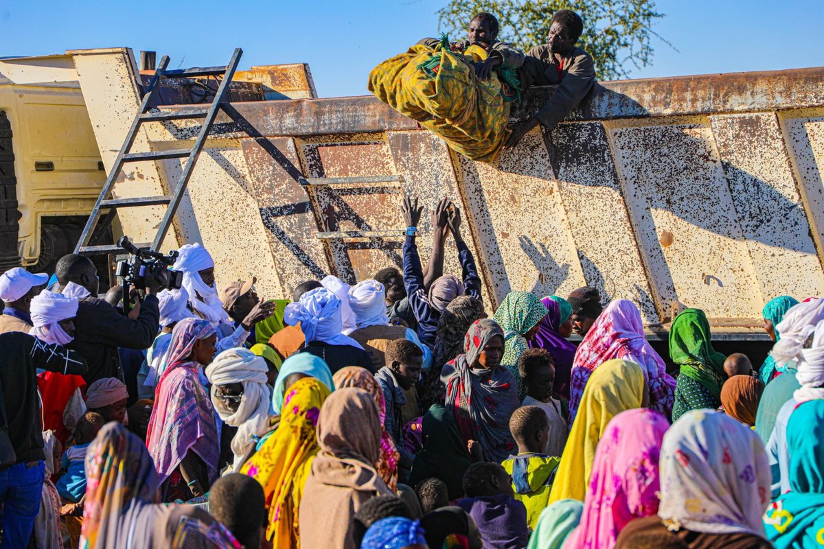 OnuTchad's tweet image. 3️⃣ans de conflit au #Soudan🇸🇩. 3️⃣ans de solidarité exemplaire au #Tchad🇹🇩,  1️⃣er pays d’accueil de #réfugiés en #Afrique. Dans l'Est, la pression est sans précédent 1/3 personne est désormais un #réfugié ou un #retourné.