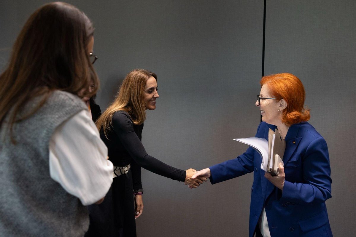 mgracacarvalho's tweet image. 🇵🇹🤝 Reuni com a direção da 𝐑𝐞𝐩𝐬𝐨𝐥.

A situação mundial em termos de segurança de abastecimento de energia foi analisada.

📸 Sara Matos / MAEn
#Ambiente #Energia #Sustentabilidade