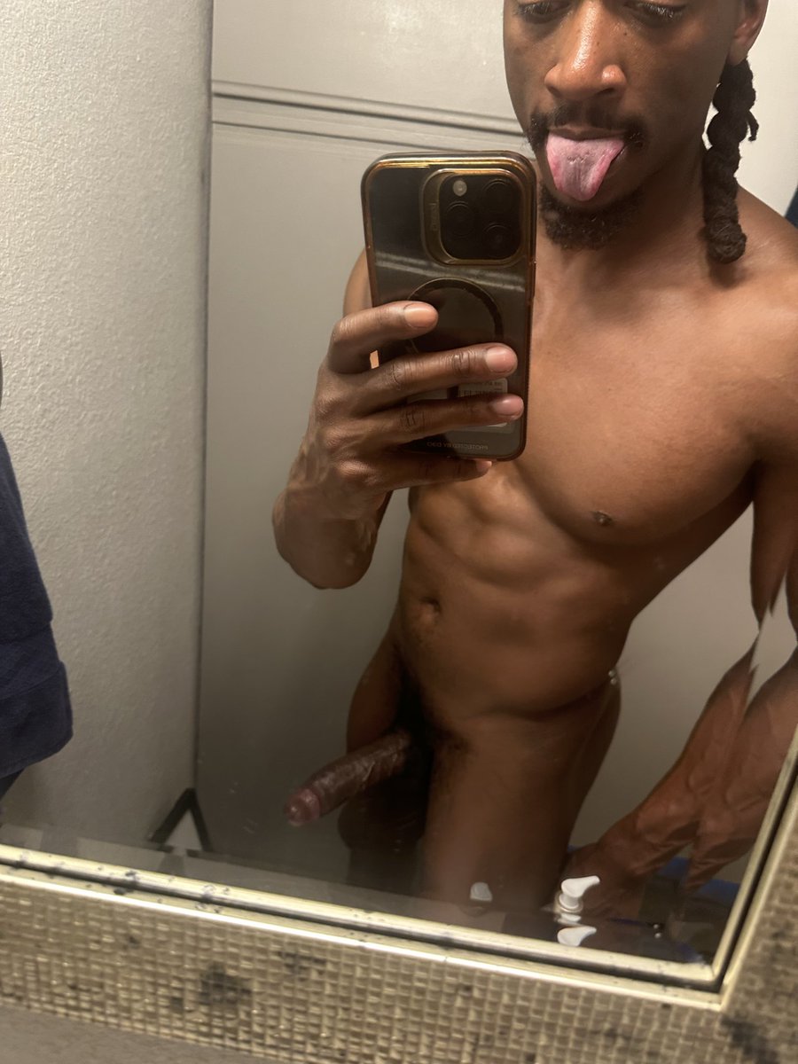J_Valor1's tweet photo. Gotta lick it before you stick it! https://t.co/6HVSf9ZABj