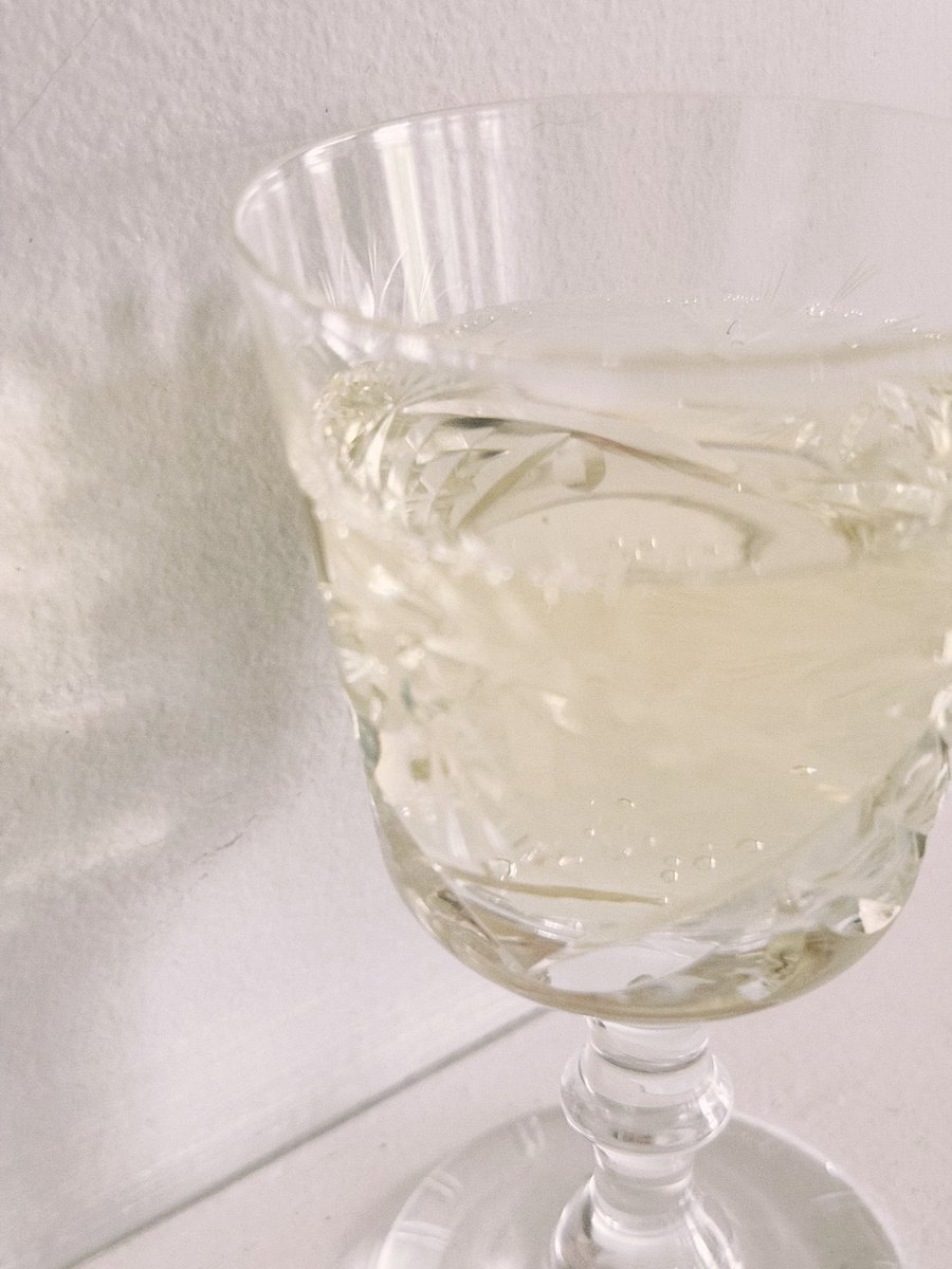 jessika_hunter's tweet image. pairs well with breakfast, lunch or dinner 

#SparklingRiesling @PeakCellars #BCwine #OkanaganValley