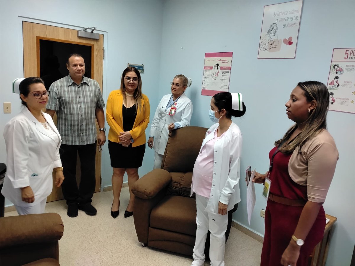 MINSAPma's tweet photo. #Herrera | Certificamos nuevas salas de lactancia en entornos laborales, garantizando espacios adecuados y seguros para madres trabajadoras. La provincia suma 15 salas certificadas, en cumplimiento de la Ley 498 y en favor de la salud materno-infantil. #MinsaPanamá https://t.co/s40jnyz0Kb