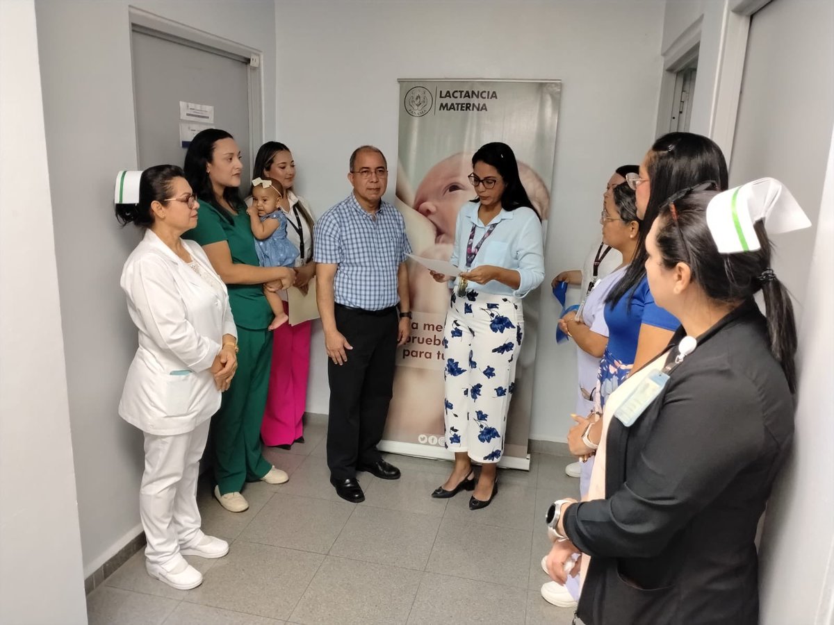 MINSAPma's tweet photo. #Herrera | Certificamos nuevas salas de lactancia en entornos laborales, garantizando espacios adecuados y seguros para madres trabajadoras. La provincia suma 15 salas certificadas, en cumplimiento de la Ley 498 y en favor de la salud materno-infantil. #MinsaPanamá https://t.co/s40jnyz0Kb