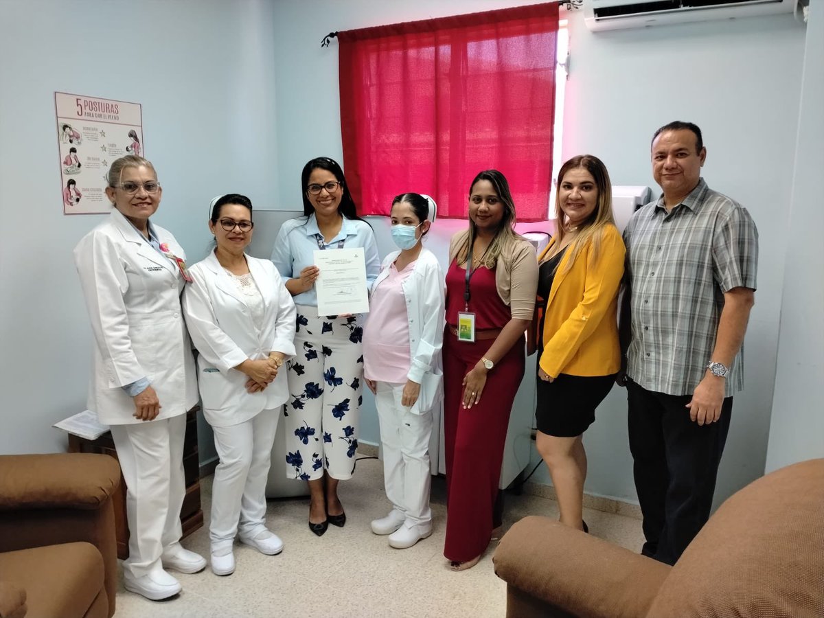 MINSAPma's tweet photo. #Herrera | Certificamos nuevas salas de lactancia en entornos laborales, garantizando espacios adecuados y seguros para madres trabajadoras. La provincia suma 15 salas certificadas, en cumplimiento de la Ley 498 y en favor de la salud materno-infantil. #MinsaPanamá https://t.co/s40jnyz0Kb