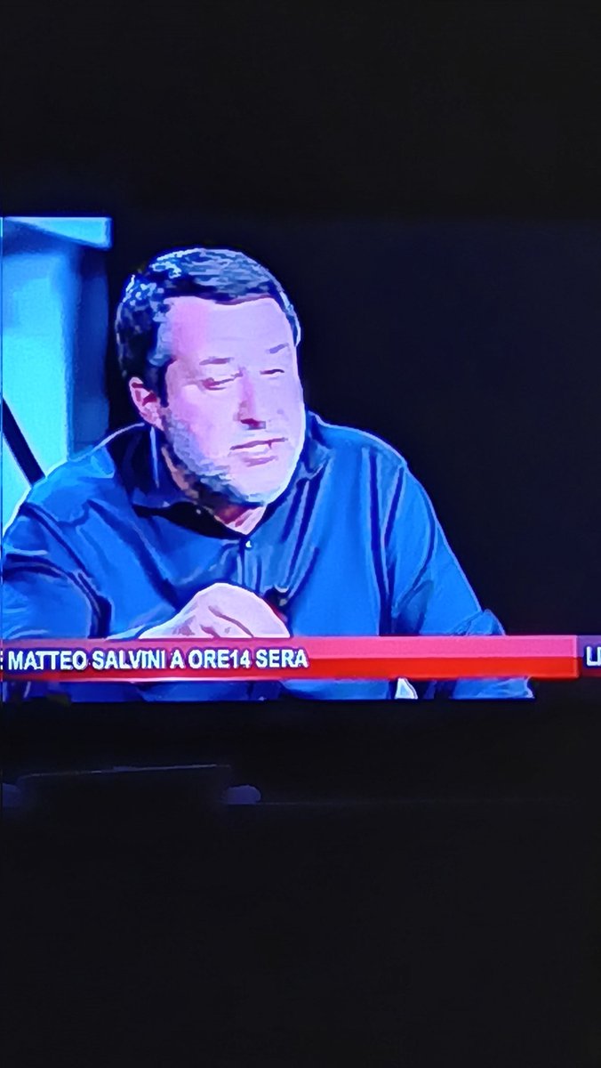 #ore14sera ma che davvero?
Comizio elettorale di Salvini?
Ah #MiloInfante vattela a piattela in der culo.
