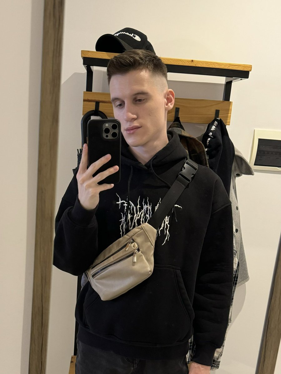 константин снова онлайн tweet media