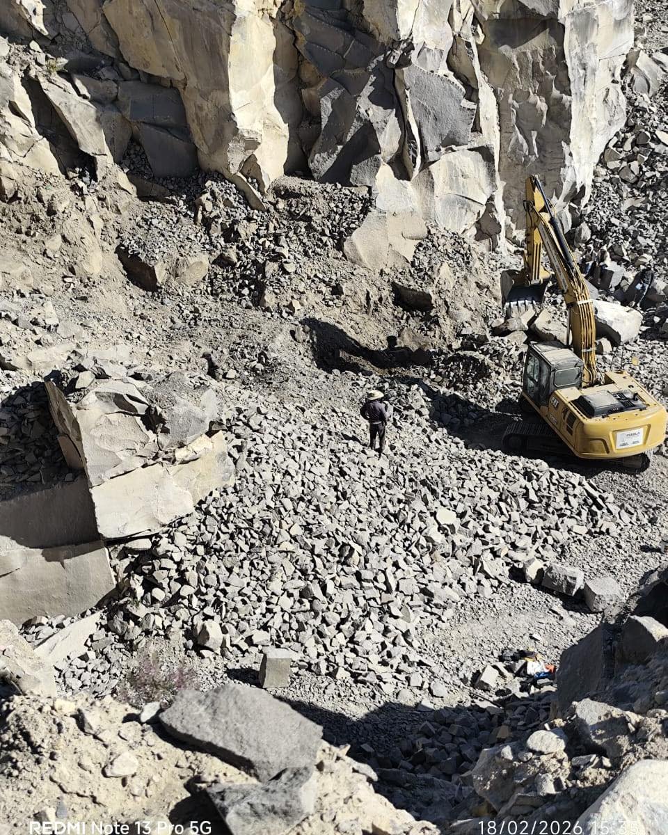 SICOMCSerdan's tweet photo. En el Gobierno del Estado de Puebla, encabezado por Alejandro Armenta, seguimos impulsando acciones que transforman la vida de las y los poblanos.
En San Salvador El Seco, la instalación de maquinaria en el cerro de la cantera marca un antes y un después para  nuestros canteros https://t.co/5VW4tGibOL
