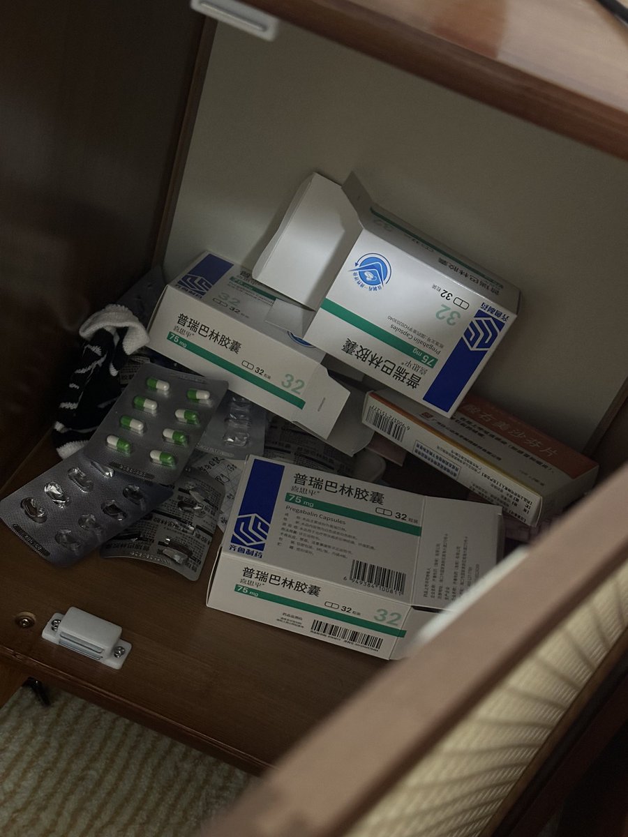 漂亮小狗鸡腿bot tweet media