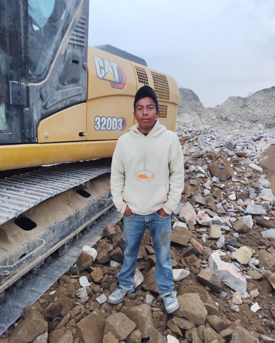 SICOMCSerdan's tweet photo. En el Gobierno del Estado de Puebla, encabezado por Alejandro Armenta, seguimos impulsando acciones que transforman la vida de las y los poblanos.
En San Salvador El Seco, la instalación de maquinaria en el cerro de la cantera marca un antes y un después para  nuestros canteros https://t.co/5VW4tGibOL