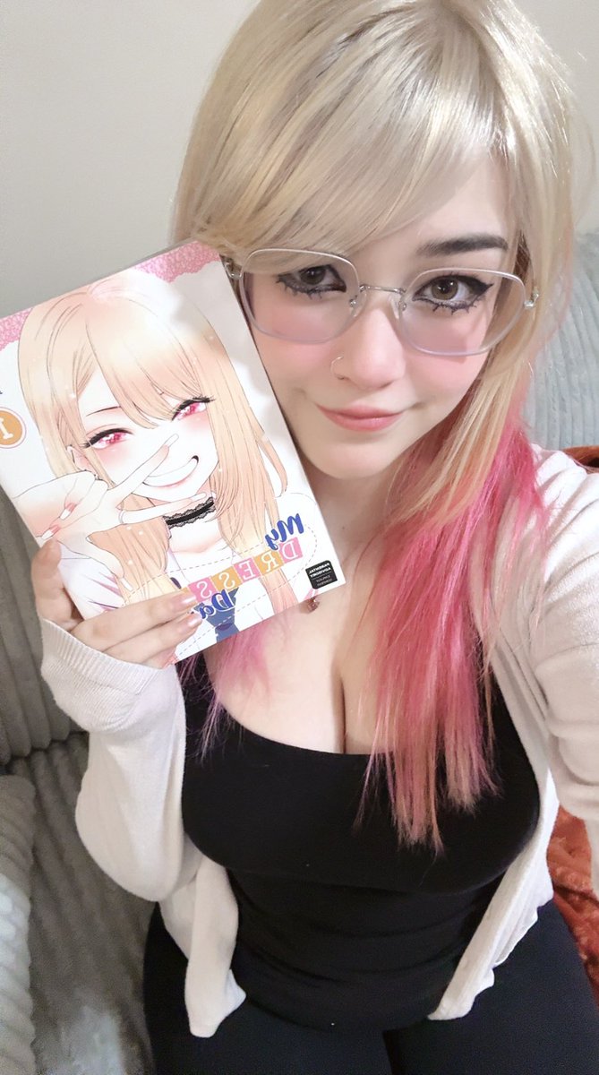 Zombie_Doll__'s tweet image. New hair!!

(Smiling with my teeth feels silly)

#hair #MyDressUpDarling