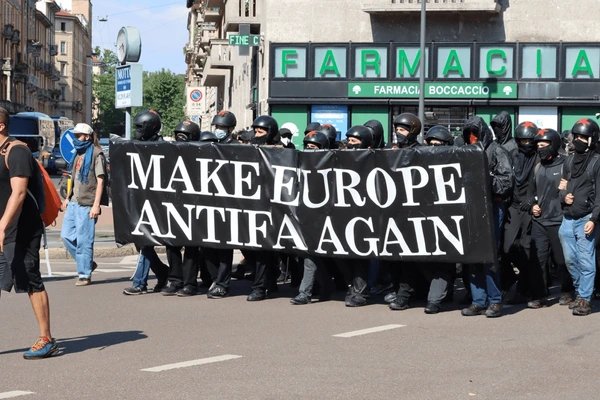 ultras_antifaa's tweet image. #Italy — On April 18, in Milan, the "Patriots for Europe," a political group in the European Parliament that includes several European racist parties and groups, organized a march. Hundreds, if not thousands, of fascists will be present, including xenophobic leaders Jordan