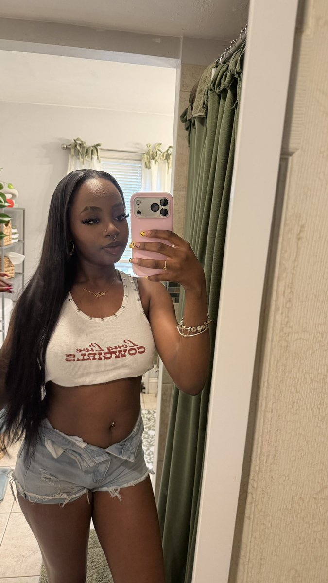 🧛🏻‍♀️ tweet media