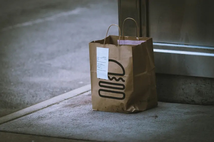 restauranttrend's tweet photo. Food Delivery Makes Up 22% of Global Foodservice Spending in 2025 https://t.co/kYcqzAluNl https://t.co/SR8Xs1gNcR