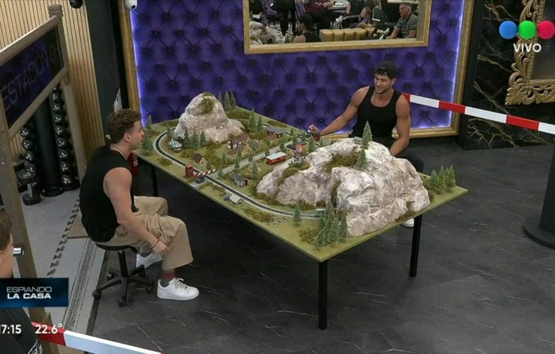 DebatimosTV tweet media