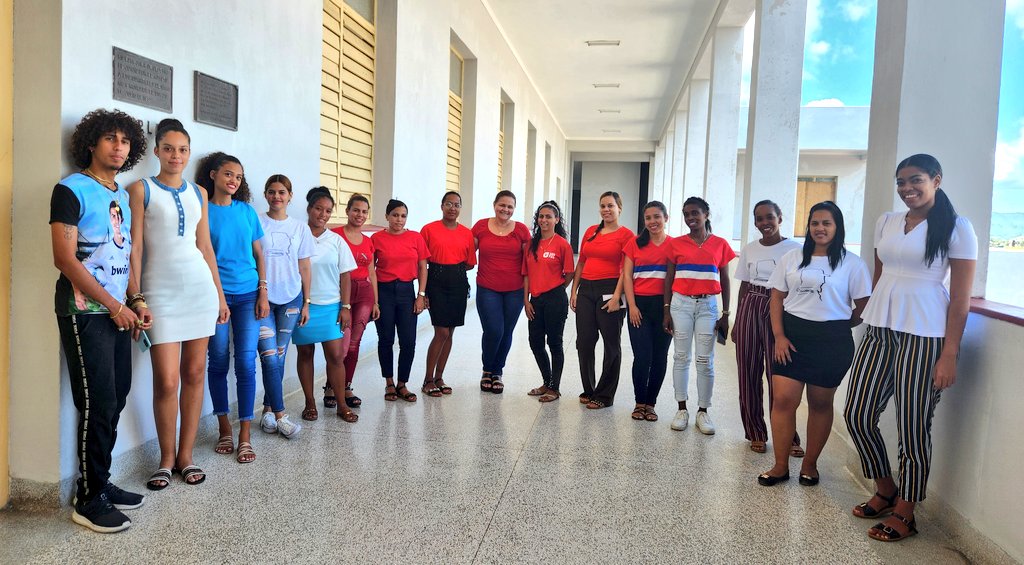 YipsyPedreira's tweet photo. #Hoy no es un día cualquiera...
"Somos soldados de la patria"
expresaron los jóvenes de @TppSantiagocuba  en encuentro sostenido esta tarde de #AbrilDeVictorias
#LaPatriaSeDefiende
@TSupremoCU 
@UJCdeCuba https://t.co/iQsbxIxHtL
