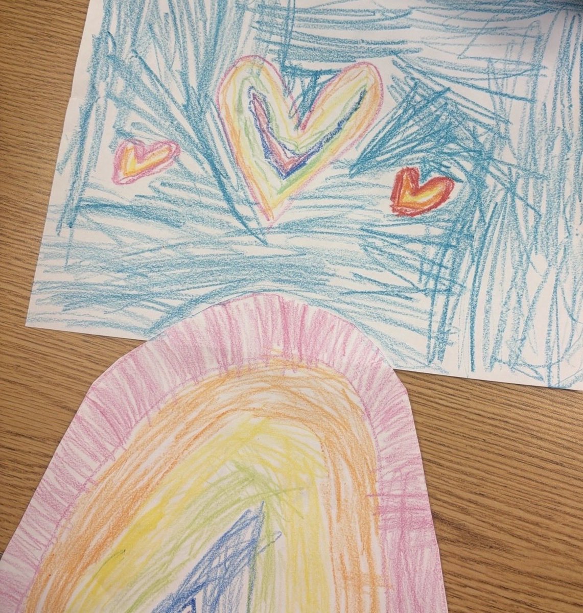 Shiaides's tweet photo. been a stressful week 😢 but at least i’ve got drawings like this to keep me going https://t.co/NCMuTrEanJ