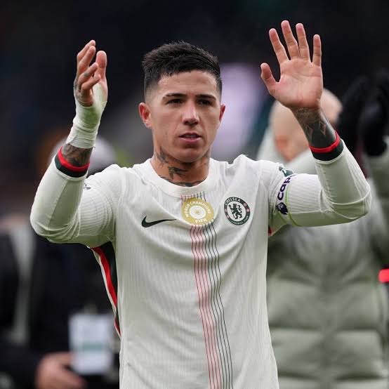 Ekremkonur's tweet image. 🚨🆕 #RealMadrid  🇦🇷
Real Madrid expected to move for Enzo Fernández this summer.

🔃 Plan → pursuit linked to approval of Eduardo Camavinga’s sale.

🔸 Argentine midfielder → among top Bernabéu targets ahead of next season.