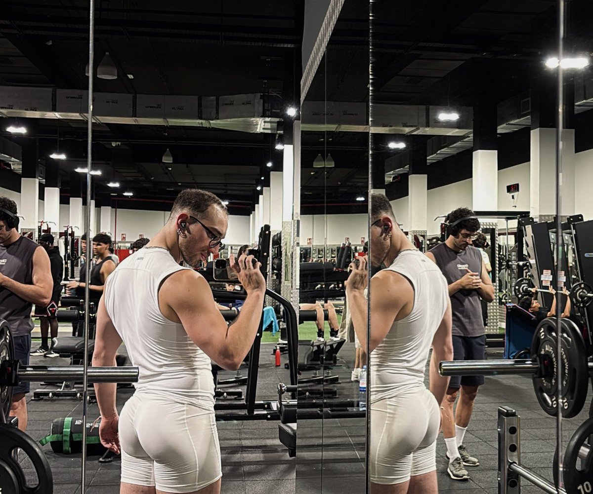 tu powerlifter de confi 🏋🏽‍♂️ tweet media