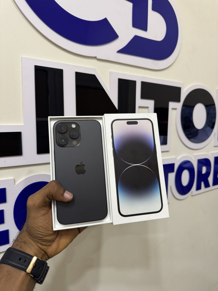 CLINTON TECH STORE tweet media