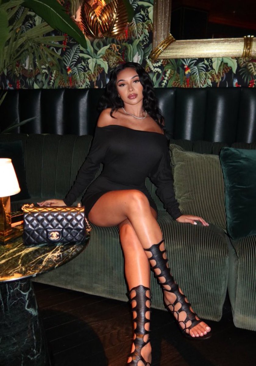 فِتنة بِرجوازية 💃 🤎 tweet media