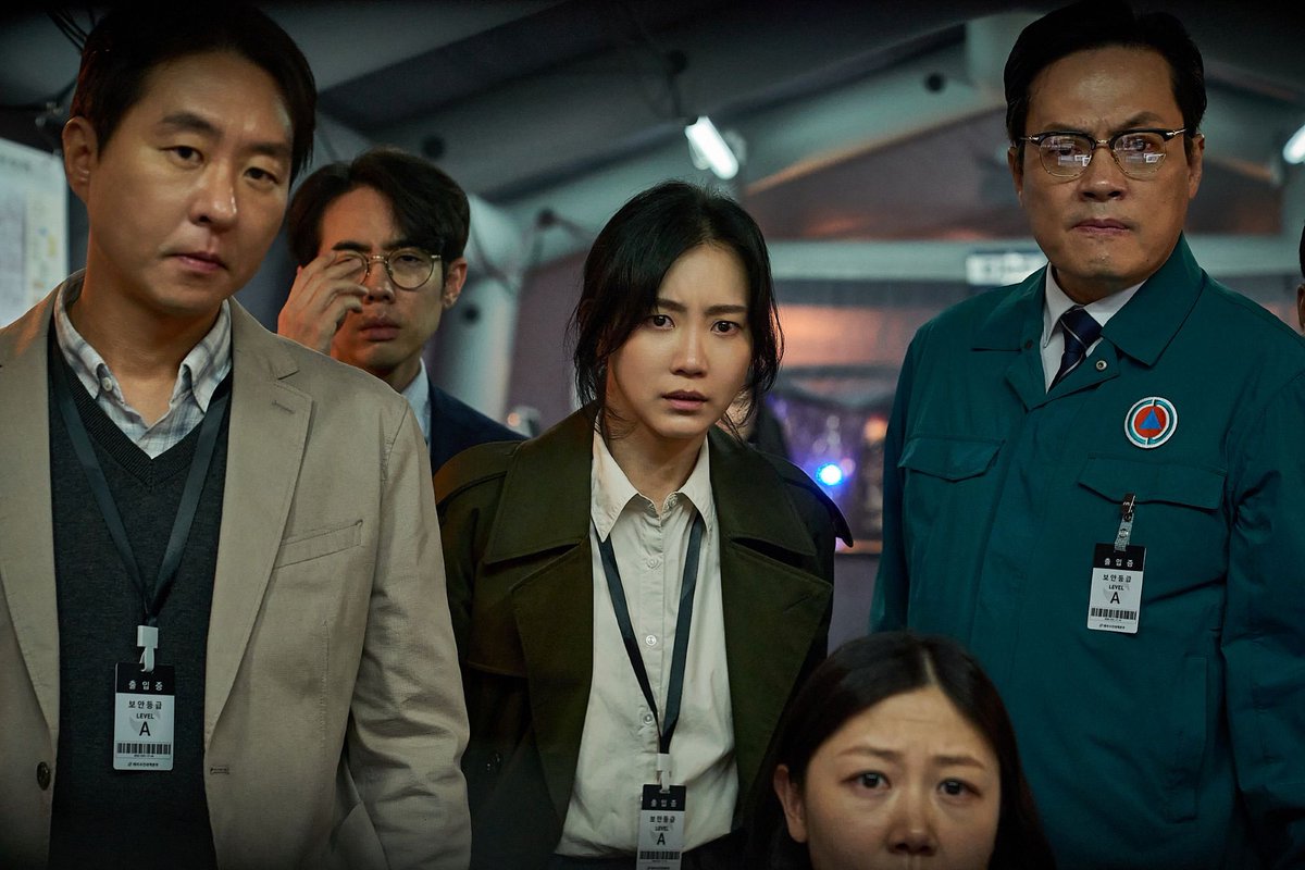 Official Press Stills for <#Colony> revealed🦠

#ShinHyunBeen