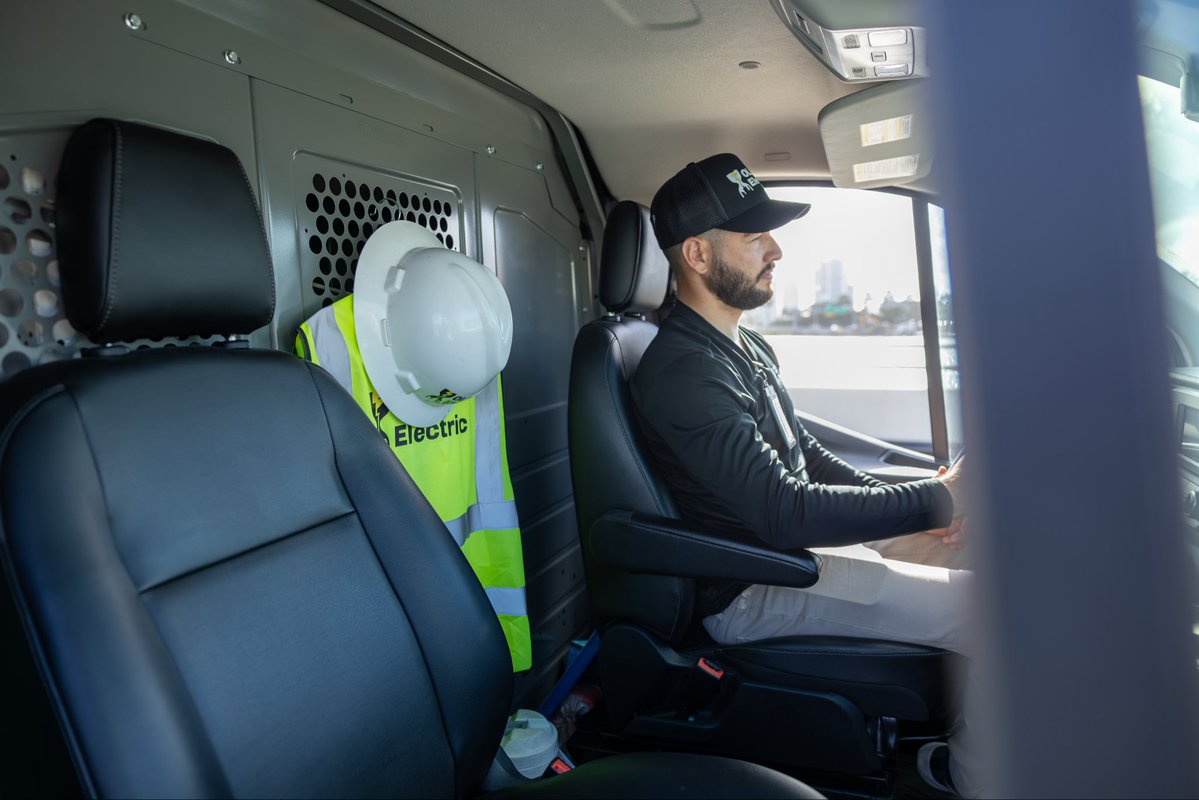 OleaElectric's tweet image. Final EV Charging Station Setup-Test from Olea Electric’s Team for a commercial busines parking lot area.
We bring full turnkey and comprehensive sales, installation, service, operations and maintenance for any EV Charger type or size.
#electrical #electrician #ev #evcharging