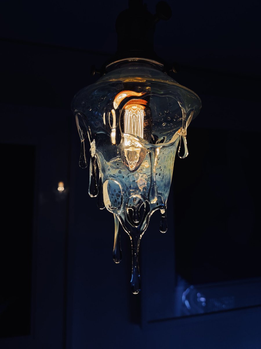 可愛すぎて最近買ったライトがモンスターっぽくなったの見て。