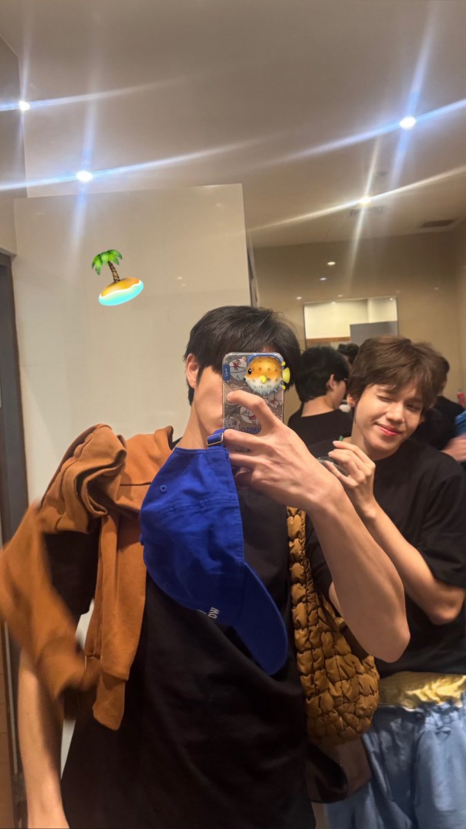 Jorinde⁸ 🧭 ᐰ · 🐶🍑 · 🪐 · 🦊🍅 tweet media