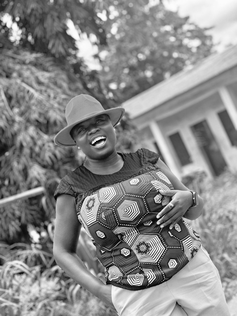 lizzyagro's tweet photo. Black n white https://t.co/rRWRamaOfX